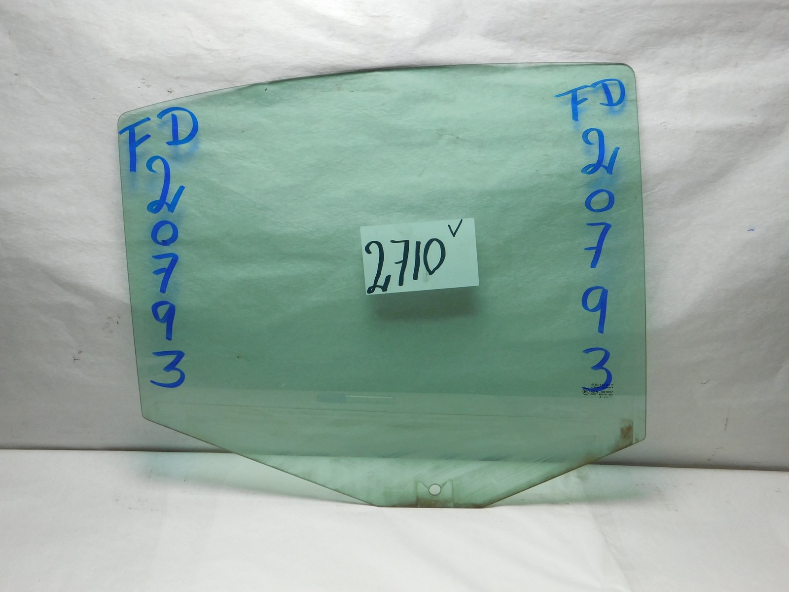 2000 - 2004 JAGUAR S-TYPE  REAR PASSENGER Side Door Glass USED 2710V