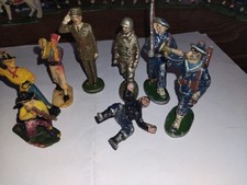 LOT SOLDATS QUIRALU +3. PLASTIQUE