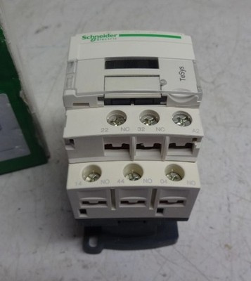 Schneider Electric CAD32U7 control relay