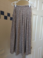 NWOT Pleated Beige White Floral Skirt Size M