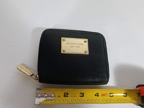 Michael Khors zip around wallet black with coin holder - Picture 6 of 7