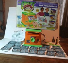 Creepy Crawlers Workshop with 18 molds 90s Vintage
