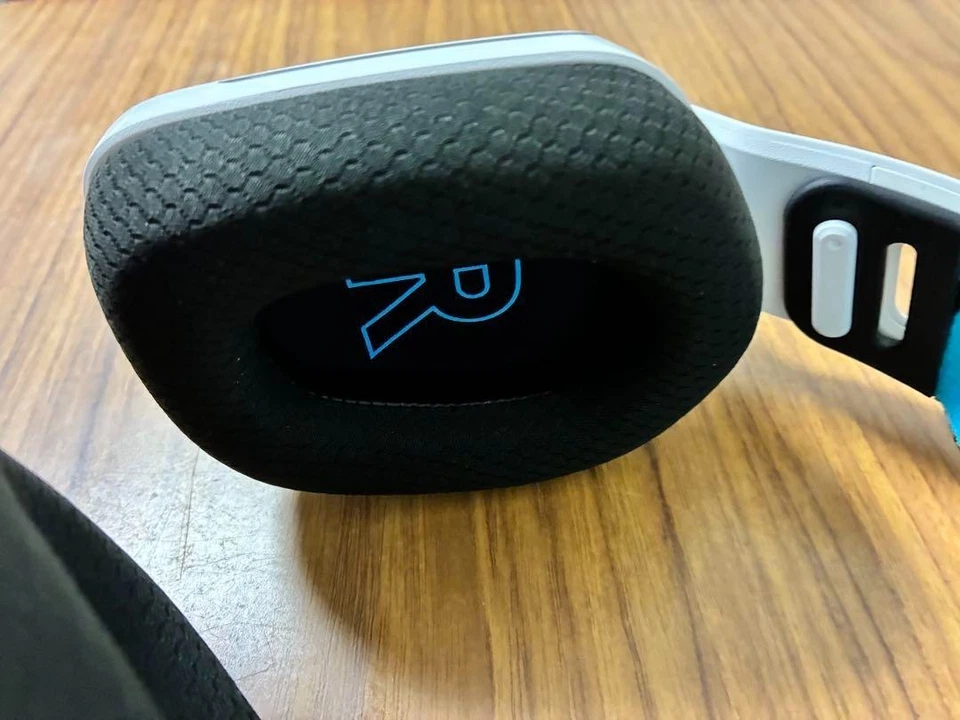 Logitech Logicool G733 KDA LIGHTSPEED Wireless White Gaming Headset Usado - Imagen 3 de 4