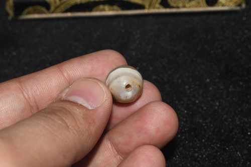 Perlina rotonda antica in pietra agata a fascia in perfette condizioni oltre 2000 anni - Foto 4 di 5