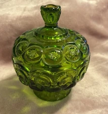 Vintage L.E. Smith Green Moon and Stars 8" Tall Glass Compote Candy Dish w/ Lid