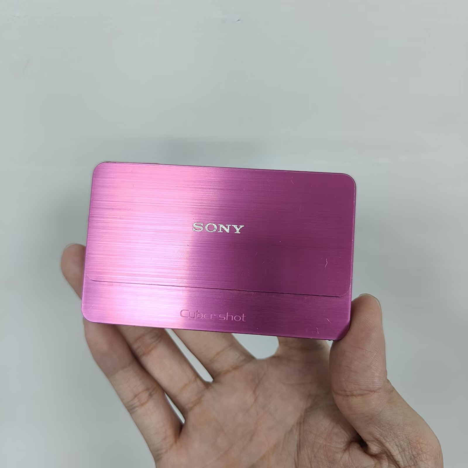 SONY Cyber-shot DSC-T700 Digital Camera 10.10 MP 4X Zoom Touch Screen