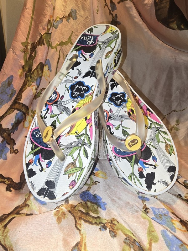 Sakroots Peace Womens Sandals Flip Flops Size 7 Multicolor Floral Very Good  