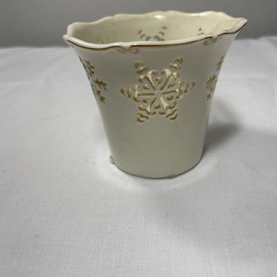Ivory Snowflake Candle Holder by: Yankee Candle for Votive or Tea Light