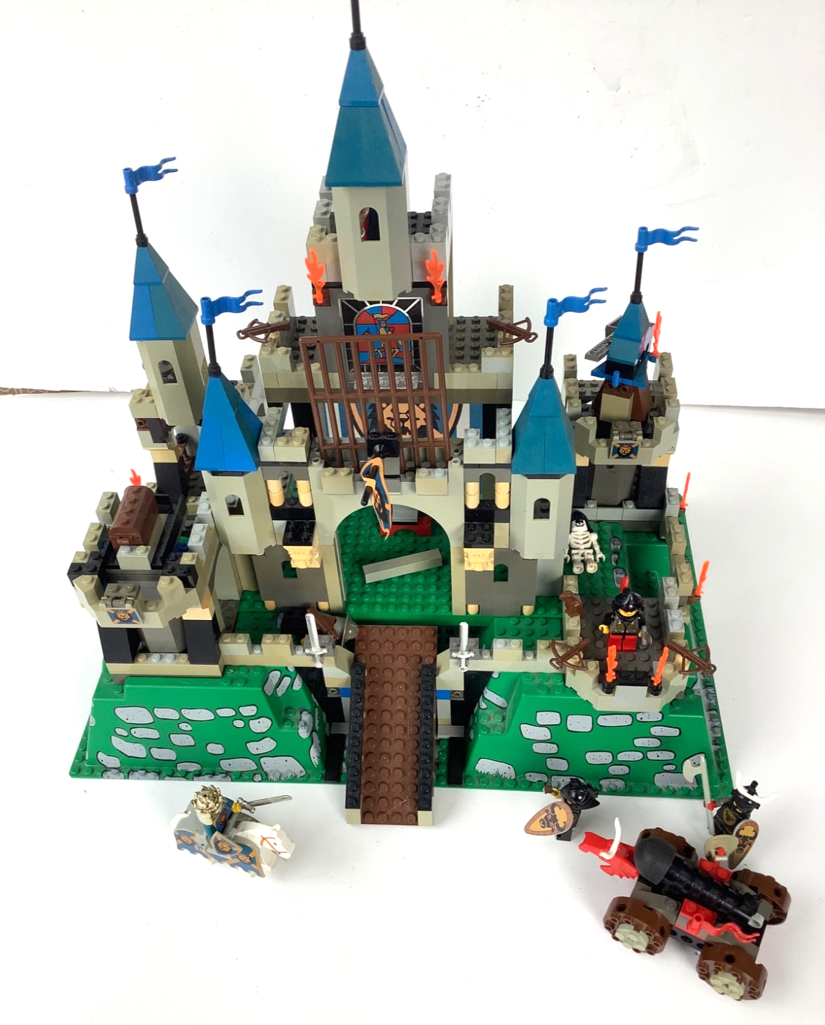 LEGO Castle 6098 (6091): King Leo's Castle 100% complete with part instructions