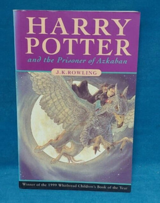 Buch: Harry Potter and the prisoner of Azkaban. 1. Auflage 1999.