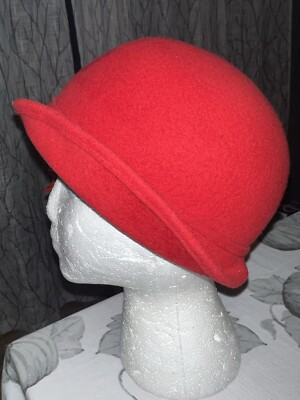 Vintage Red Wool Hat ~ MR. JOHN CLASSIC Vintage Mr. John Classic Elegant Ladies Red Designer Hat  main image 3