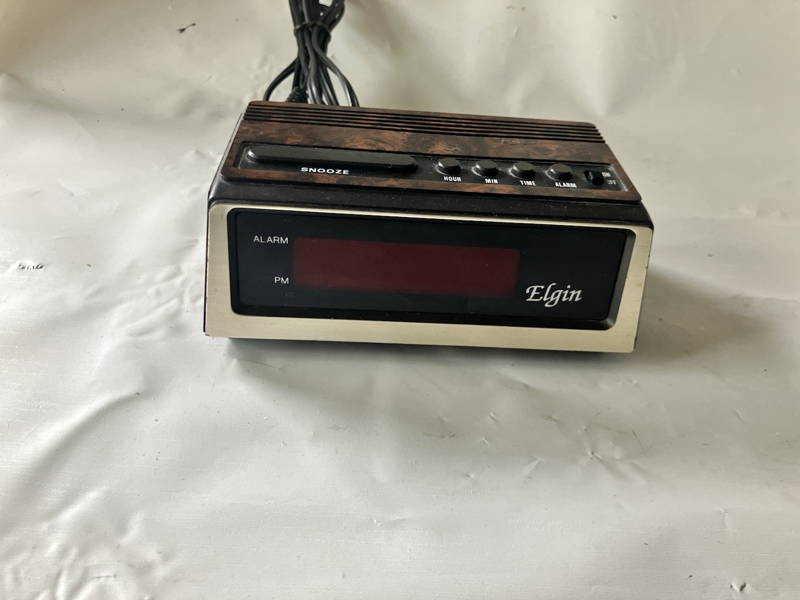 Vintage Elgin Wood tone Electric Analog Bedside Alarm Click Working Condition