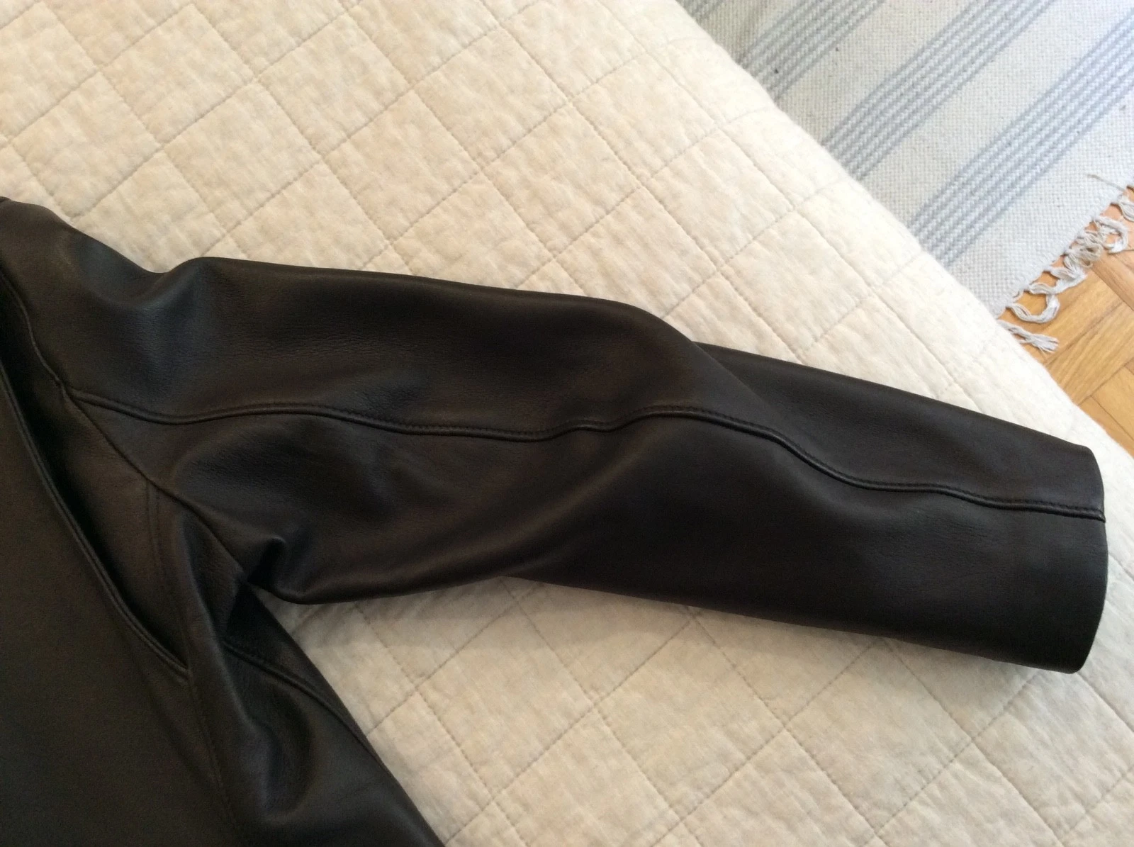 New 2026 SCHOTT NYC Delivery Black Lambskin leather jacket Men's Size L - product detail image 8
