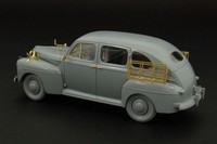 U S Army Staff Car 1942 / 1:48