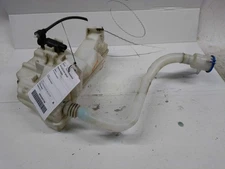 Used Washer Fluid Reservoir fits: 2016 Land rover Discovery sport w/o headlamp w