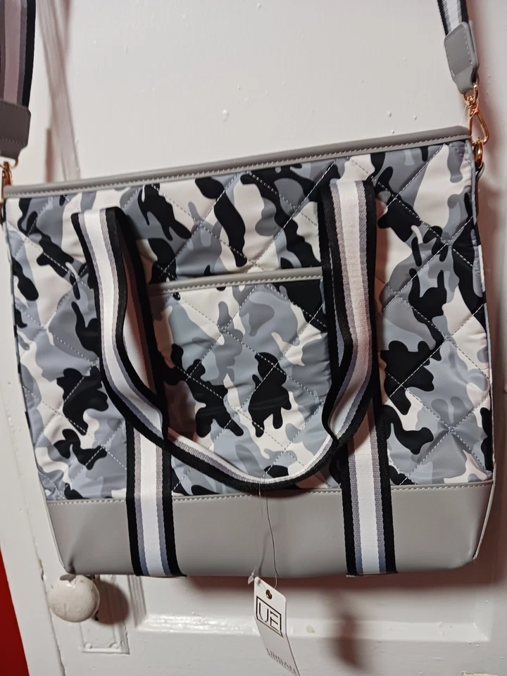 Bolso Edredón Urban Expressions Camuflaje Gris y Negro Foto 3 de 4