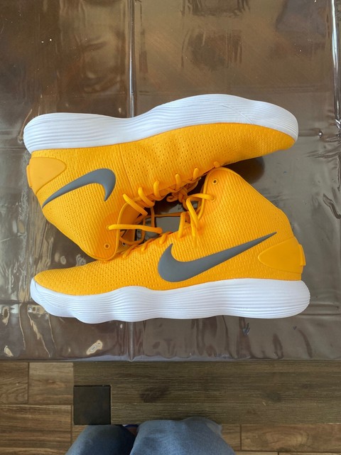 nike hyperdunk yellow