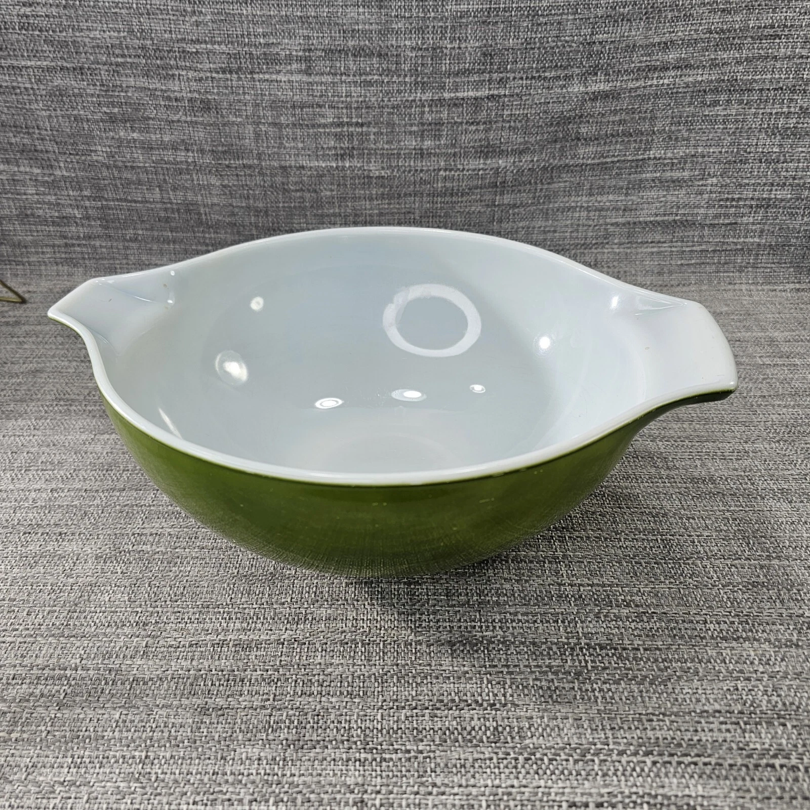 Vintage Pyrex Verde Green Olive Green #444 Mixing Bowl 4Qt with Handles
