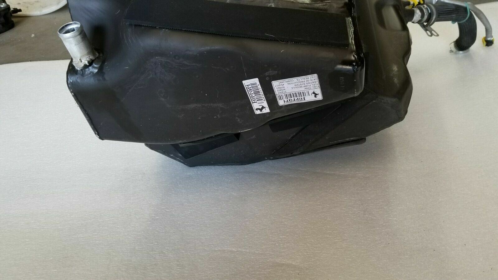 FERRARI 488 PASSENGER RIGHT SIDE FUEL TANK ASSEMBLY OEM 314303 305833 307823