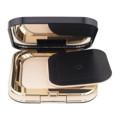 Cle de peau BEAUTE POUDRE COMPACTE ESSENTIELLE n Refining Pressed