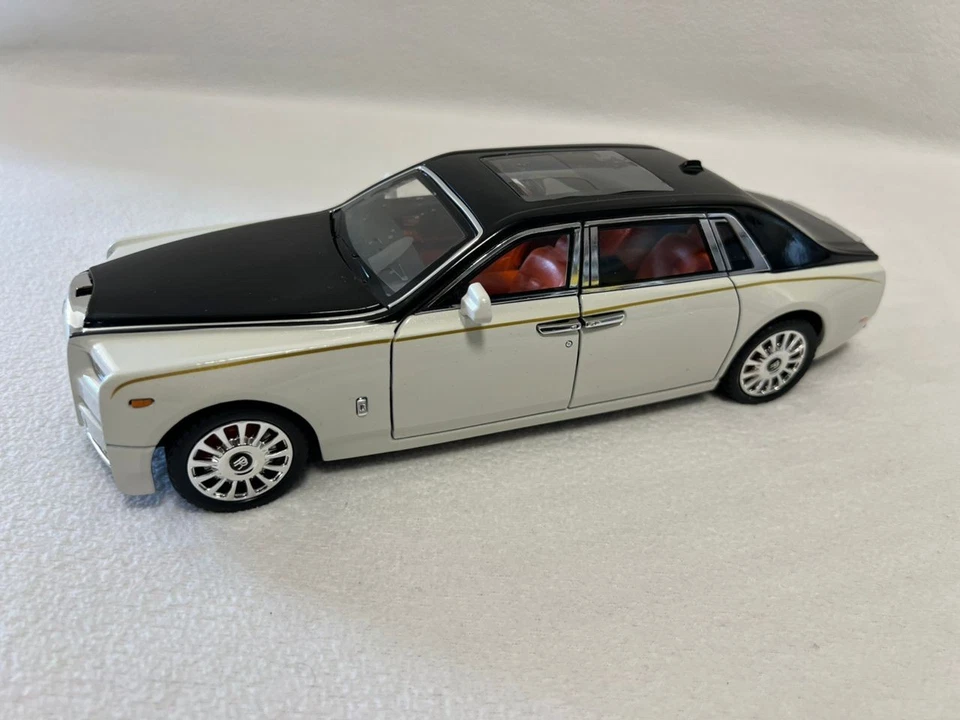 1:18 Rolls-Royce Phantom Car Alloy Model Diecast  Model Collection Kids Gift - Image 2 of 4