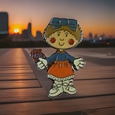 Vintage Florence From The Magic Roundabout Enamel Badge. Ex Con. Y16 114