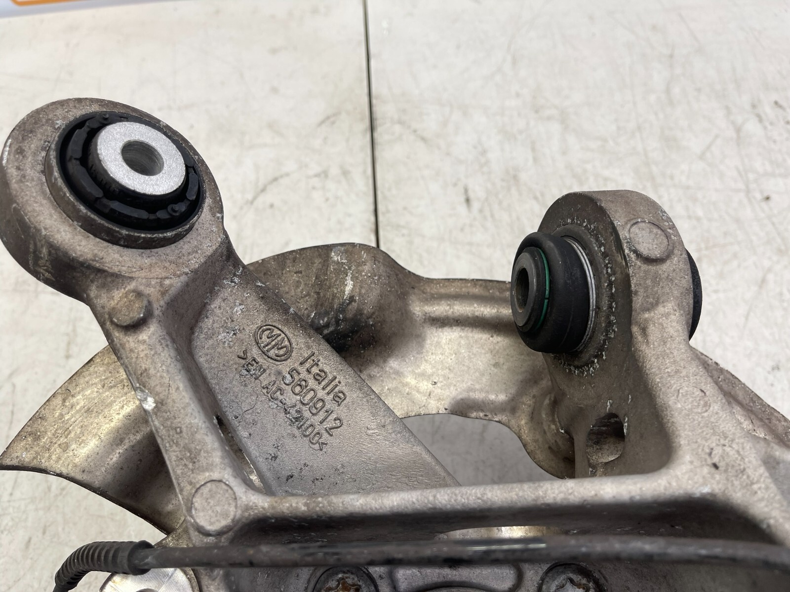 2014-2019 BMW I8 OEM REAR LEFT DRIVER SPINDLE KNUCKLE WHEEL BEARING HUB ASSEMBLY