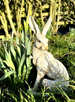 März Hase Haus oder Garten Statue Strukturiert Creme Steinoptik