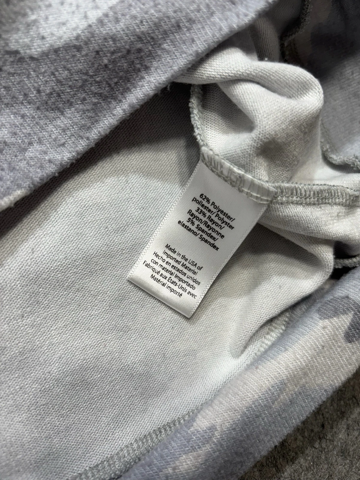 beyond-yoga stretch long sleeve camo sweater