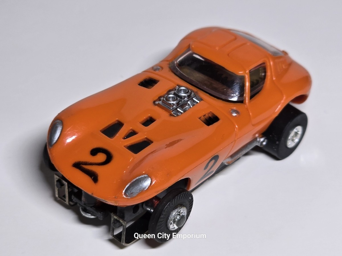 Vintage Aurora T-Jet Tuff Ones Cheetah Orange No. 1475 Solid Rivet