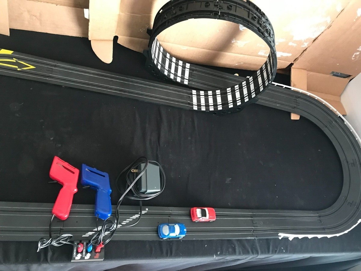 TYCO MACHRON AURORA AFX SLOT CAR RACE TRACK SET. & LOOP WITH CARS