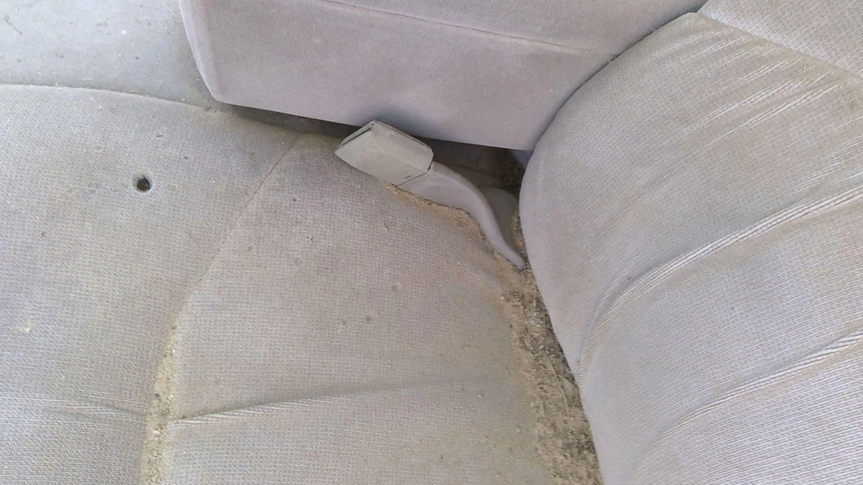 Buick Century 1995 conductor hebilla de cinturón de seguridad delantero izquierdo receptor femenino OEM gris Foto 2 de 4