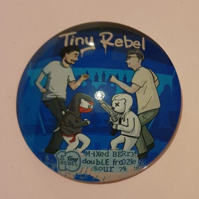 TINY REBEL Bar Fass Bier Pumpe Abzeichen MIXED BERRY DOUBLE FROOZIE SOUR Fischauge