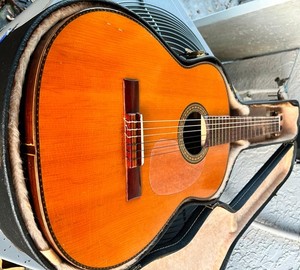 Perfecto Perez ~ classical guitar ~ Hard Case
