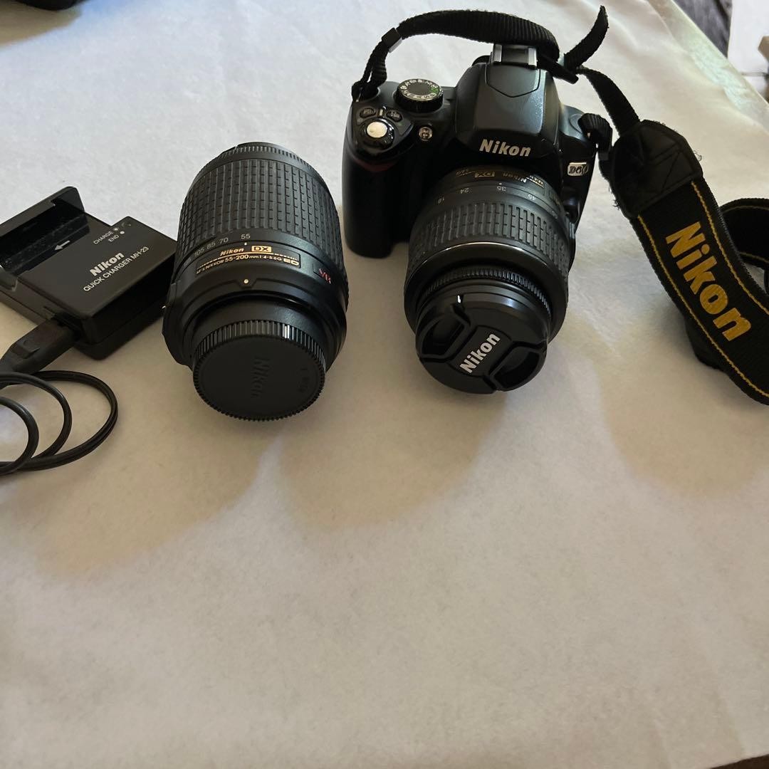 Nikon D60デジタル一眼レフ 18-55mmと55-200mmレンズ付 Nikon D60 Digital SLR Camera with 18-55mm and 55-200mm Lenses
