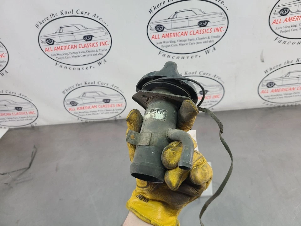 Hummer H2 2003-07 extremo de cuello de llenado de gas combustible con tapa - OEM Foto 4 de 4