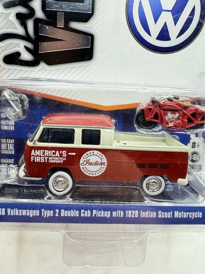 VW Tipo 2 Pickup Club V-Dub 1968 Greenlight y motocicleta Indian Scout 1920 1/64 Foto 3 de 4