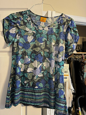 Ruby Rd. Women s Floral Knit Studded Round Neck Pullover Top Short Sleeve S