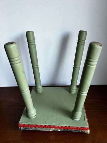 Vintage Painted Wooden Green Stool Upholstered Farmhouse In Printed 60s fabric - Picture 13 of 14