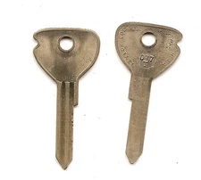 1 VINTAGE KEY BLANK OPEL 077T  