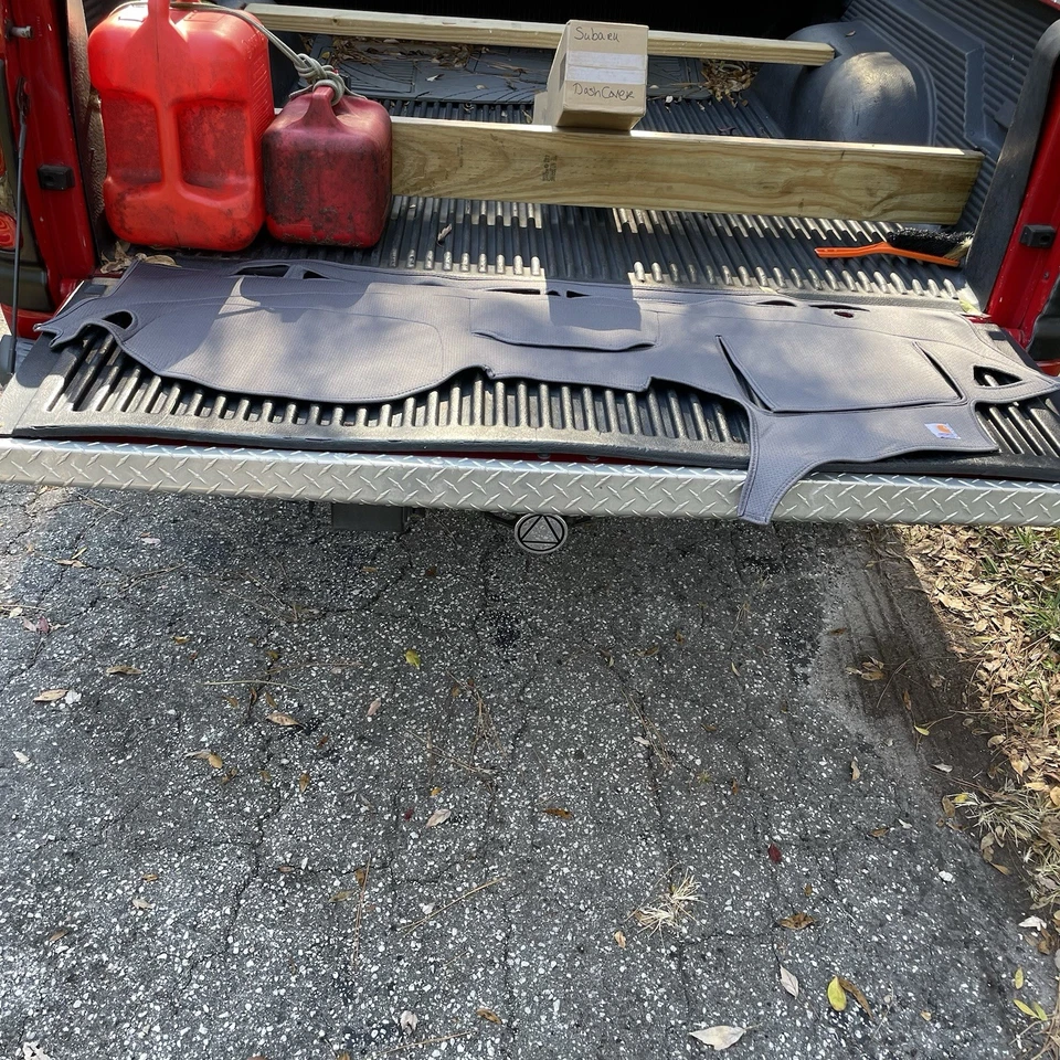 Alfombrilla de tablero Covercraft Carhardt edición limitada 2023 Subaru gris ascenso Foto 2 de 4