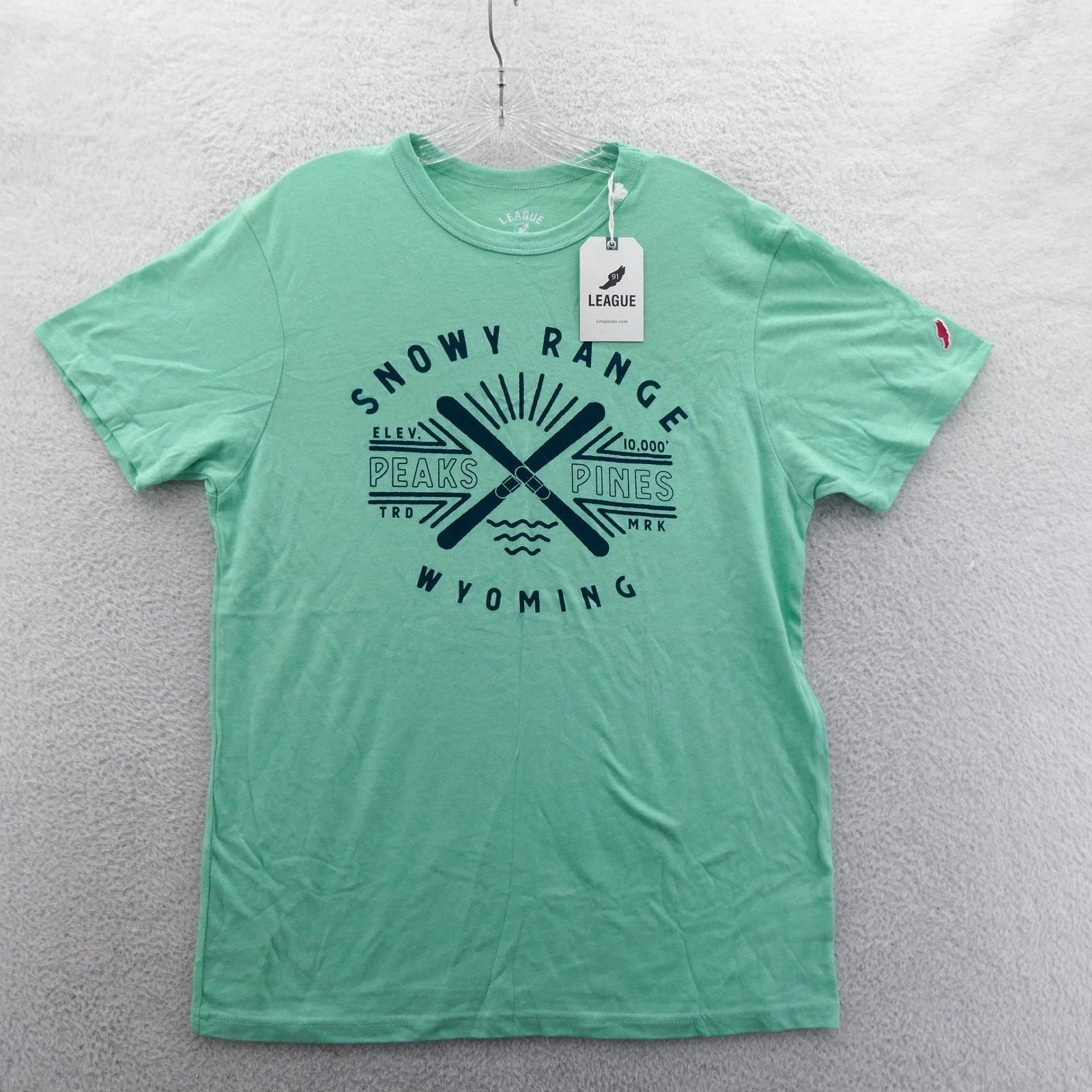 League Shirt Mens Large Snowy Range Wyoming Peaks Pines Green Graphic Recycled