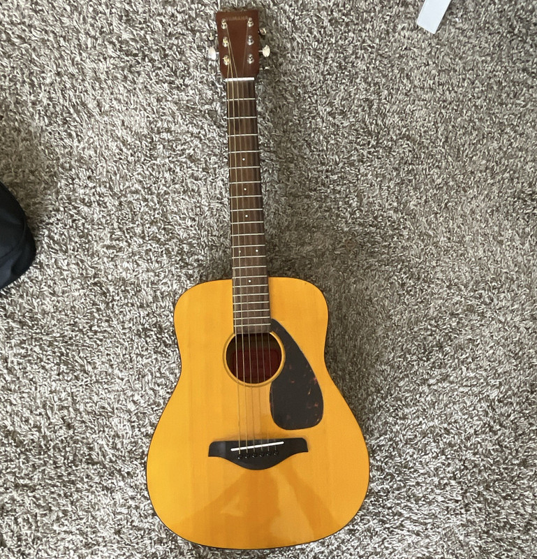 YAMAHA Natural Dreadnought Acoustic Guitar 6-String Right-Handed with Gig Bag
