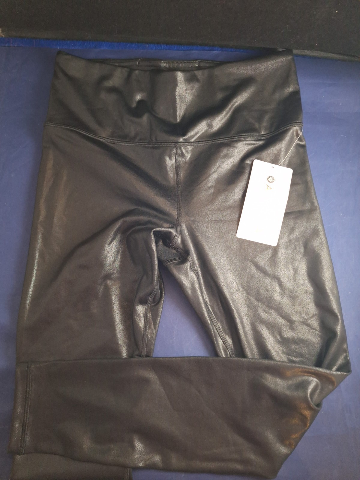 NWT Athleta Elation Matte Foil Shine 7/8 Tight Reg Retail $99 Size Medium *20FB