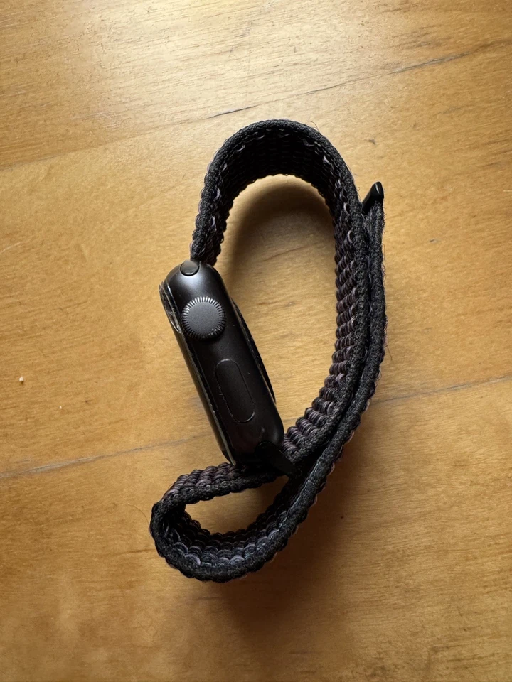 Apple Watch Series 3, 38mm, Space Grey - Image 4 of 4