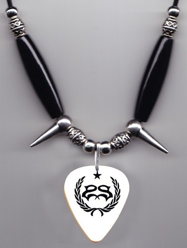 Pierre Aigre Blanc Guitare Pick Collier - Slipknot - Photo 1 sur 2