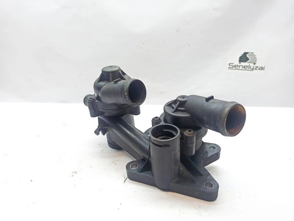 Volkswagen Eos 2010 Termostato / Carcasa Termostática 03C1211 Gasolina UKO15713 Foto 3 de 4