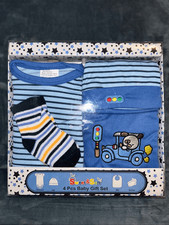 Newborn 4pc gift set