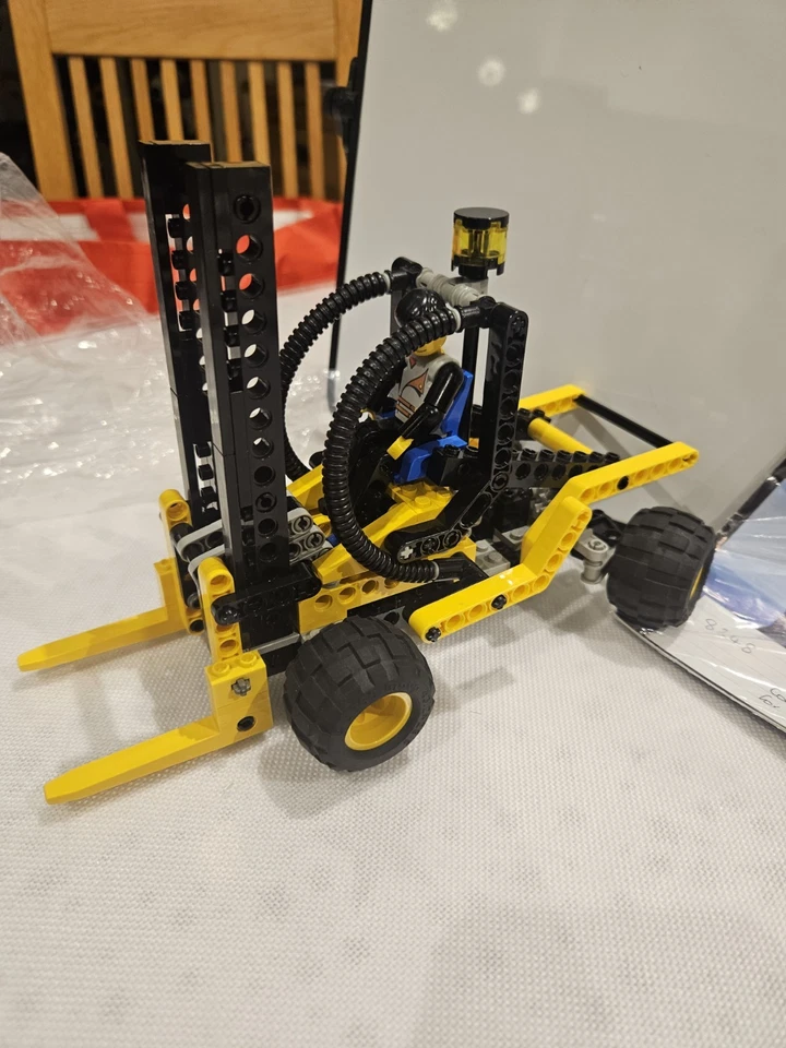 LEGO Technic 8248 Forklift, photo 4 of 5