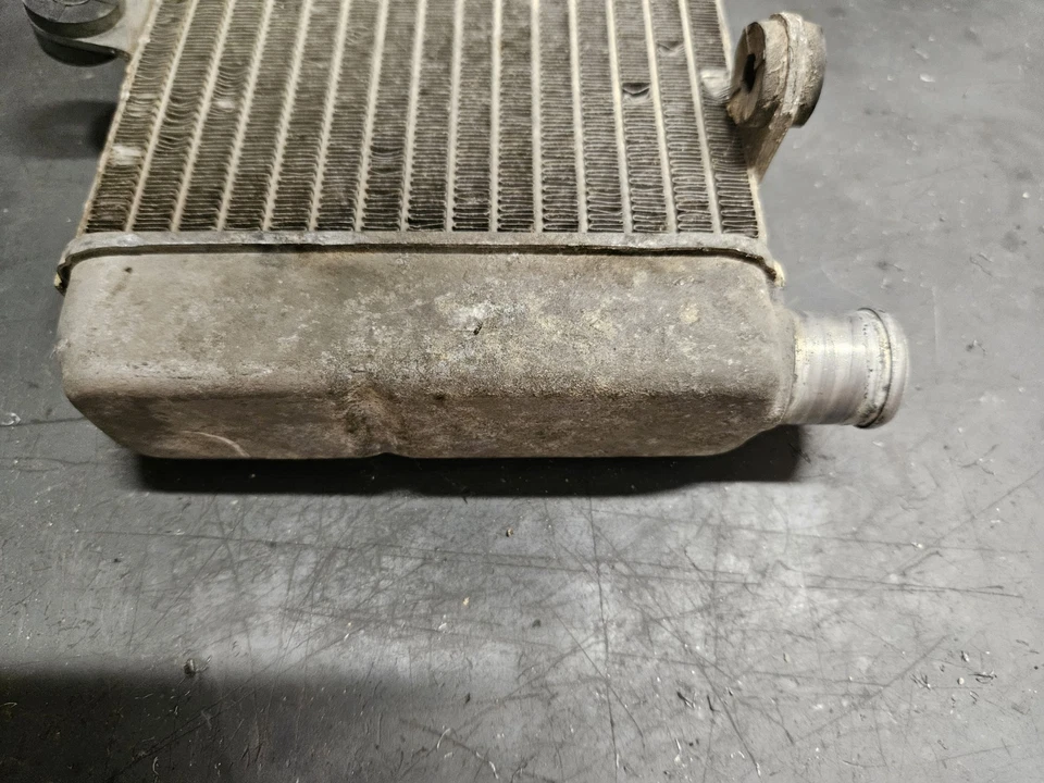 Radiateur eau Gauche Honda 1000 VTR - Photo 4/4